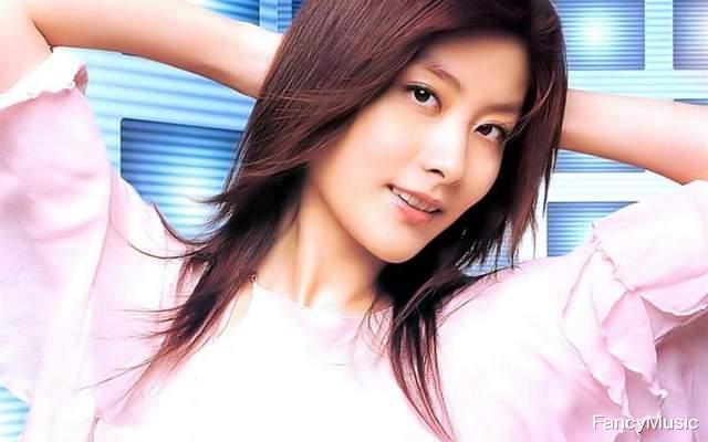 奚梦瑶|陈慧琳：百亿珠宝大亨之家，出道二十多年连向华强都要礼让三分