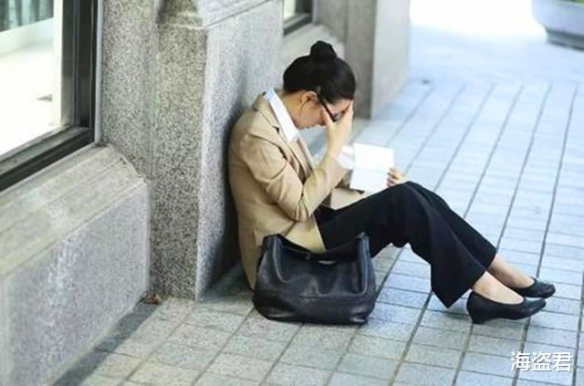 已婚大妈和小31岁健身私教“房车野营”后遭勒索:不给钱,就曝光