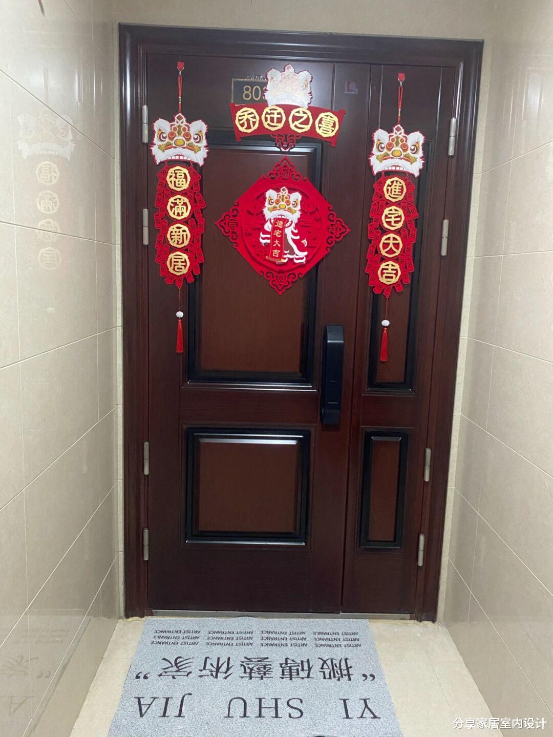 看她家新房,全屋安装吊顶很大气,做开放式厨房太合适了!