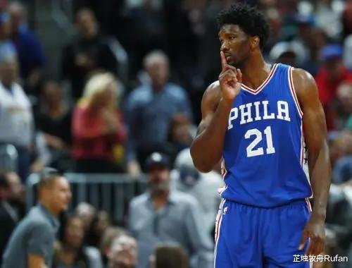 西蒙斯 美国媒体：恩比德督促球队交易西蒙斯，西蒙斯处境十分不妙