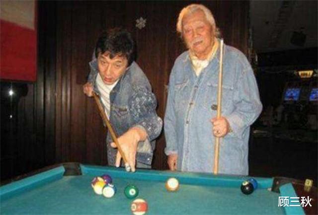 成龙|成龙同父异母的大哥，7岁时被父亲抛弃，73岁第一次见到明星弟弟