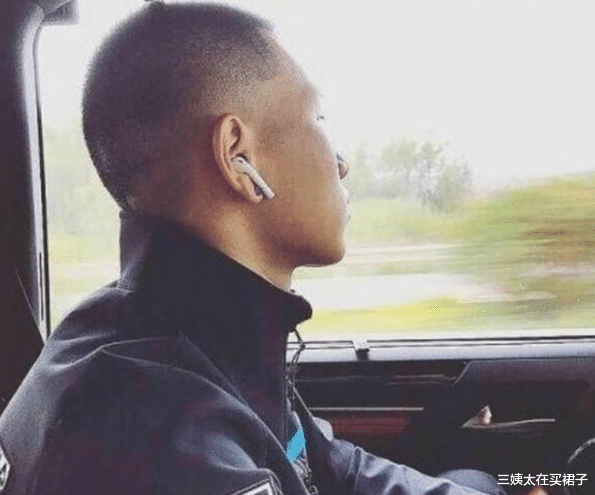 三姨太在买裙子|娱乐圈，8个惹人争议的未知谜团