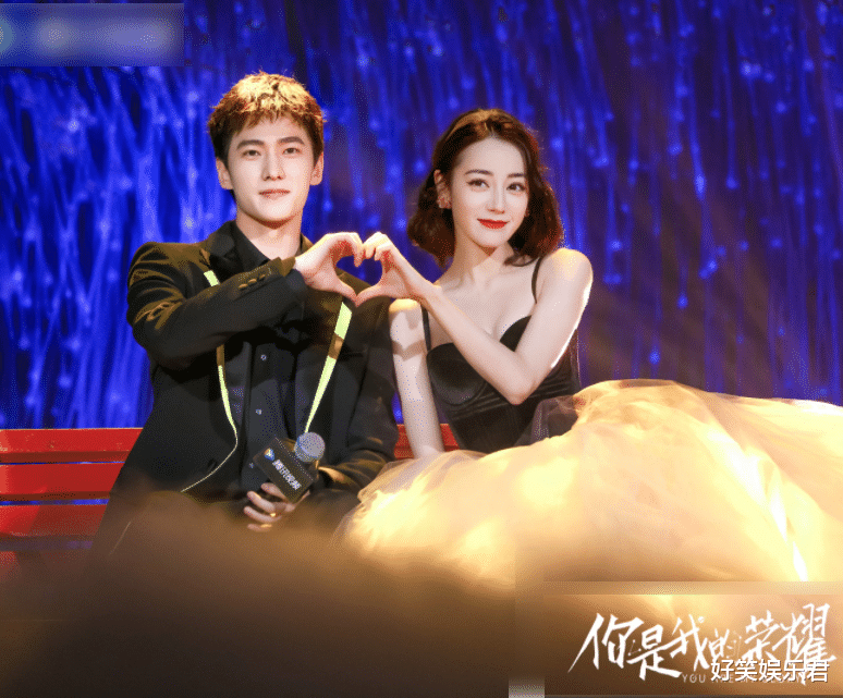 迪丽热巴|迪丽热巴出席发布会,罕见换短发造型,一不小心美成“在逃公主”