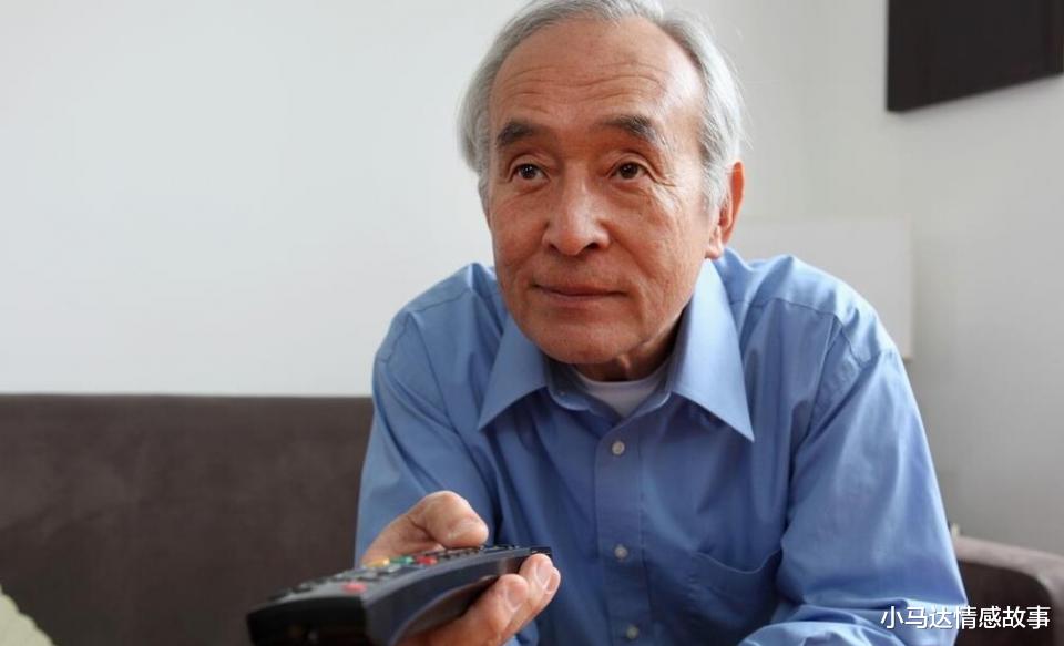 小马达情感故事|71岁老人的睿智养老：不请保姆不去养老院，三个儿子都抢着来照顾