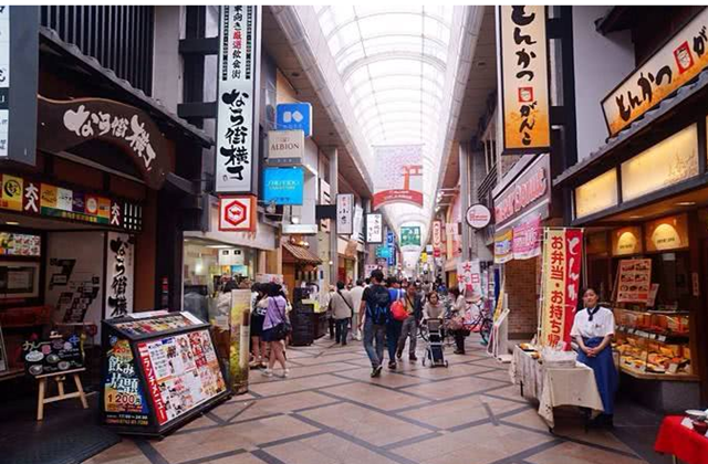 日本旅游 去日本旅游时,发现有人对着你“弯食指”,那说明你要小心了