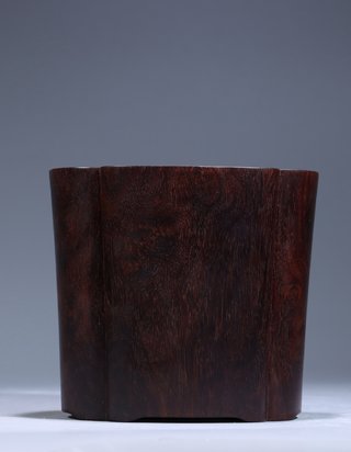 小叶紫檀|旧藏：满瘤纹小叶紫檀·海棠口文房笔筒