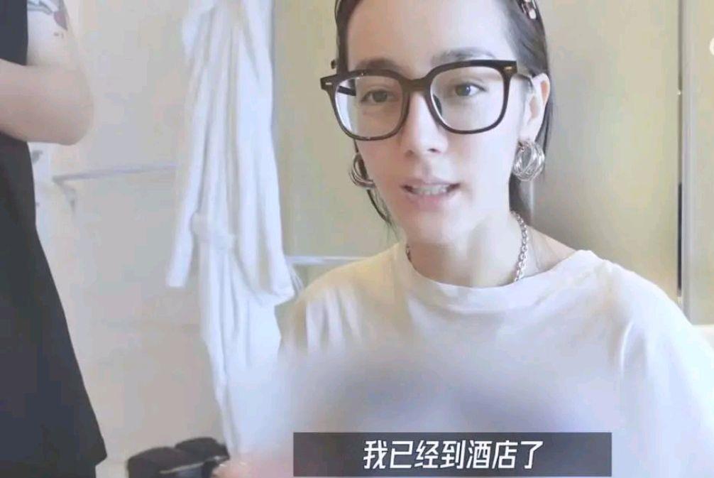 黄宗泽|何洁一场商演45万？黄宗泽吴卓羲又演上兄弟了？热巴素颜很真实？