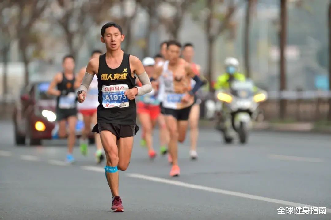 运动|那个只能吃得起泡面的全国冠军！为了2000块钱，死在了荒野上...