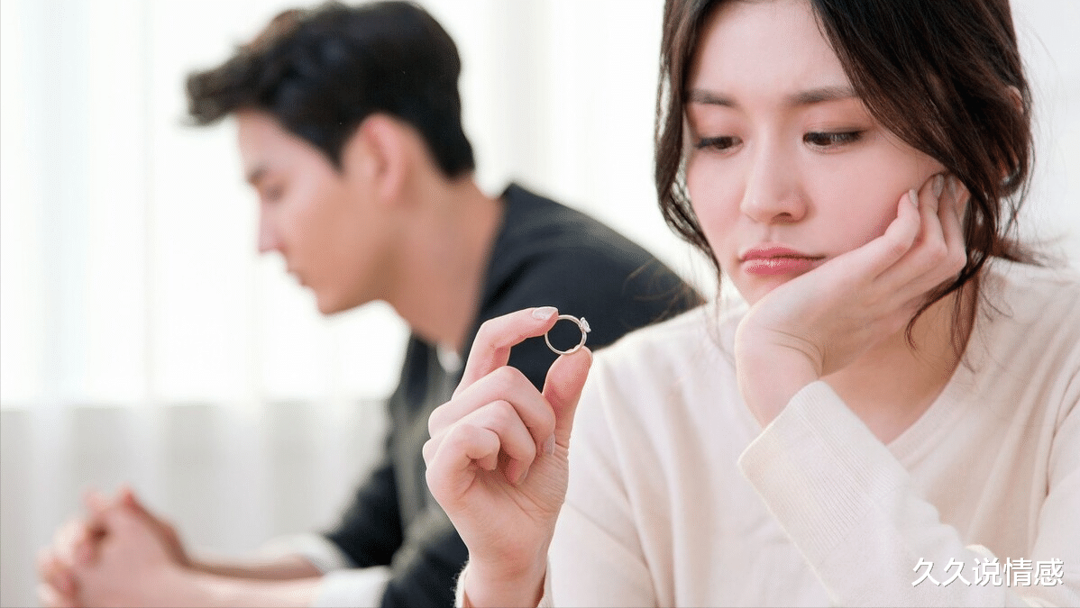 久久说情感|“老婆，我妈要你亲自照顾，请保姆她不放心”妻子：滚，离婚
