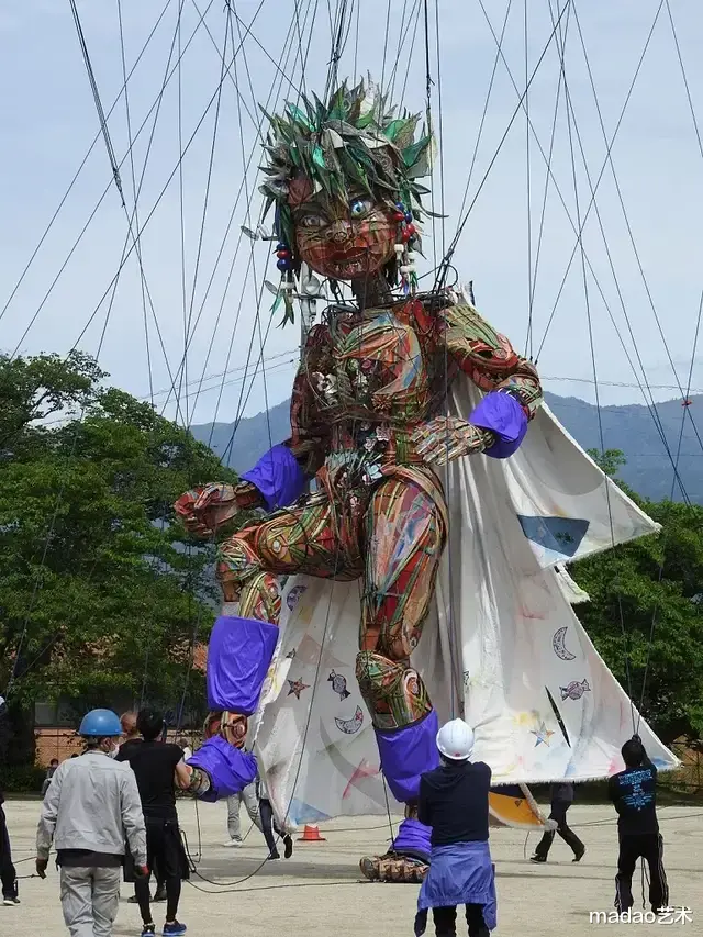 设计师已经不止接地气，都开始接地府了，让你知道什么叫作惊悚
