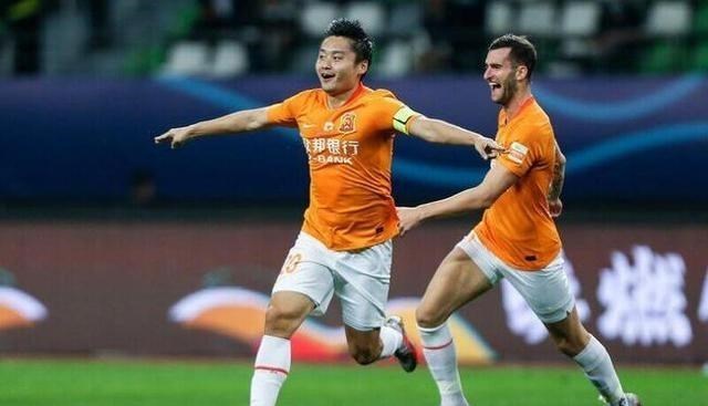 憨爸爸育儿|武汉队单外援出战蒿俊闵首发，申花队四外援强攻，迎登顶榜首良机