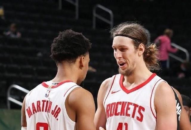 火箭隊(duì)|少于1000萬免談？火箭遭遇麻煩進(jìn)退兩難，11+7內(nèi)線主動示好！