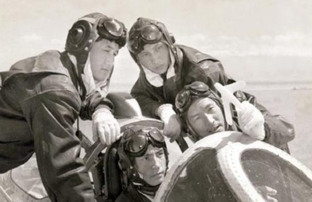 星叨叨 1971年飞行员杨国祥驾机投掷氢弹失败,拒不跳伞,最后怎样?