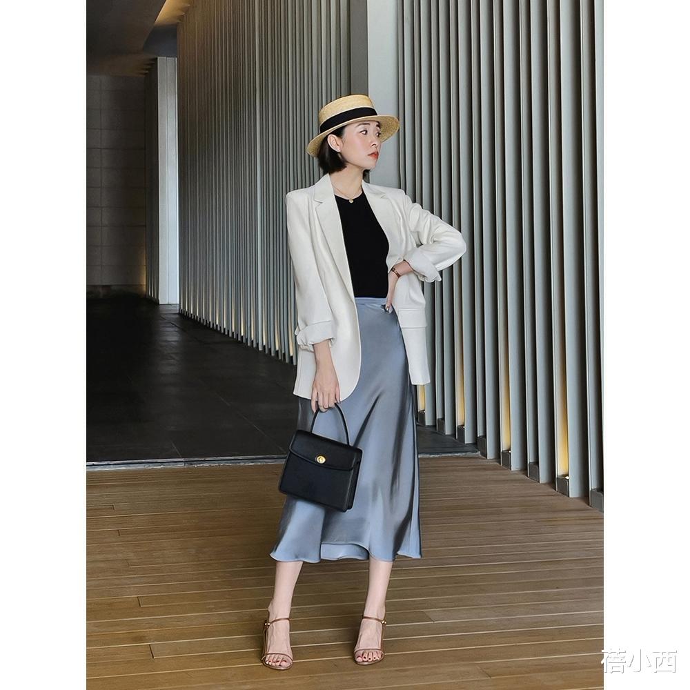 穿衣搭配|时髦精今秋穿的外套不再是开衫，而是西装，简约高级又有气质