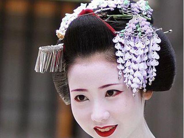 日本花魁巖崎峰子：宴會上被英國女王嘲諷後，故意靠近侍奉親王-圖5