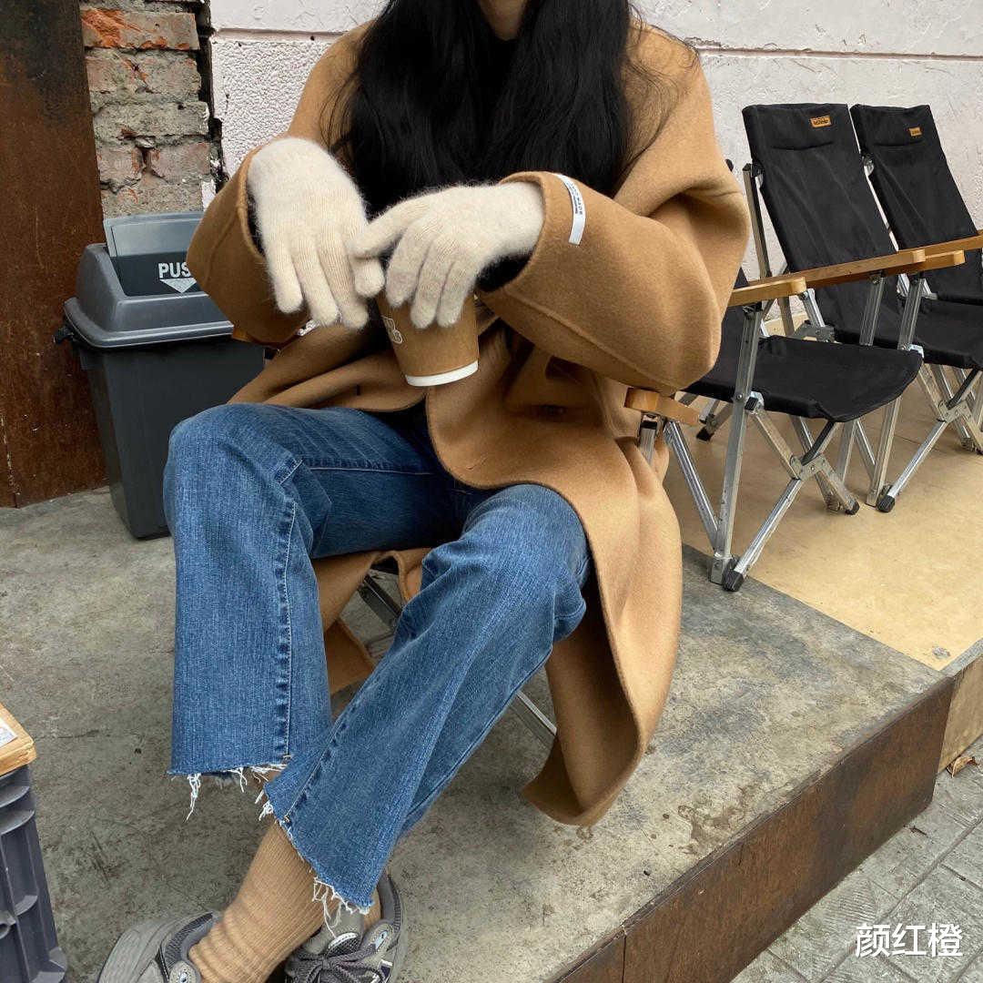 颜红橙 冬天大衣还得穿驼色，经典百搭又显气质，普通女生也能驾驭