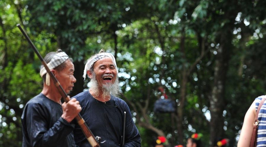 乌鲁木齐 想不到中国还有枪手部落，获特批持枪，仅有两千人
