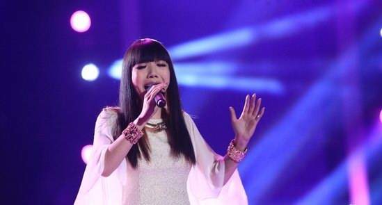 吴莫愁|“巨星”吴莫愁：从代言费1.3亿到县城卖唱，她到底经历了啥？