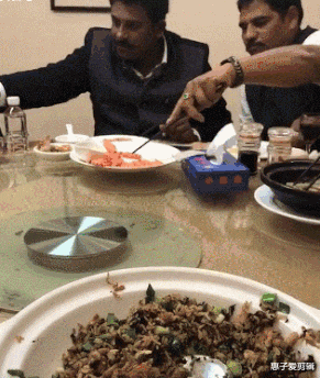 饵料|“嫂子天天去健身房，教练专门陪她训练，还不收费”