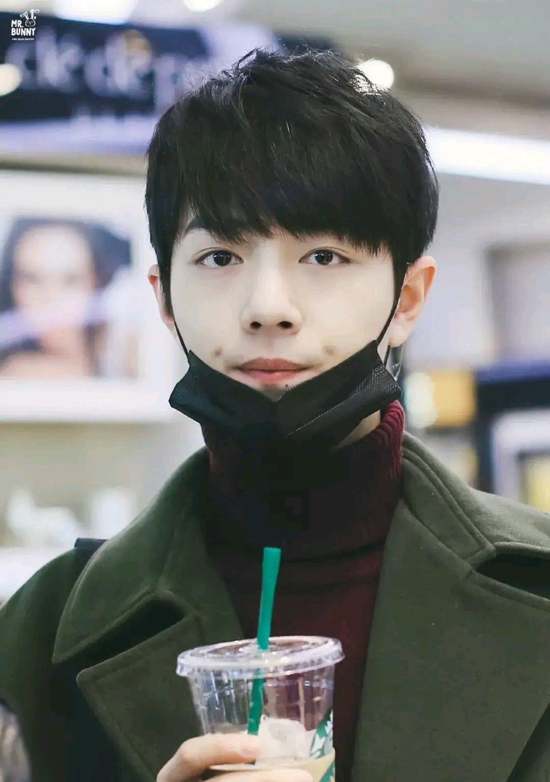 肖战|肖战《狼殿下》海外获殊荣，付出与收获从来都相辅相成！