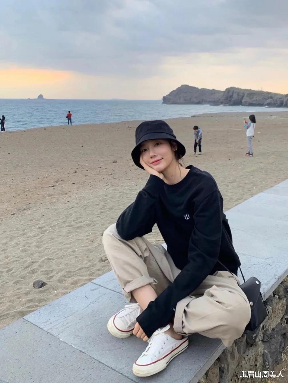 峨眉山周美人|别再穿马丁靴了，今秋最火的是这“4双”鞋，舒适时尚还显高