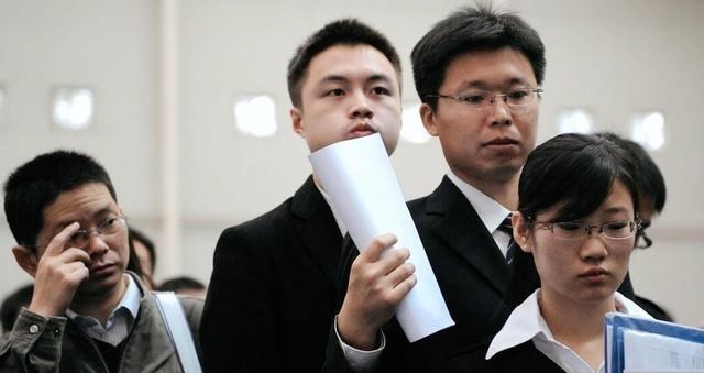 依科育儿吧|7月这些“铁饭碗”大量招人，五险一金福利多，大专以上皆可报名