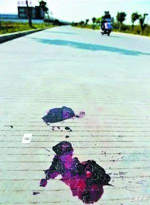 找俩小姐玩车震被围观,一怒开车撞死人!