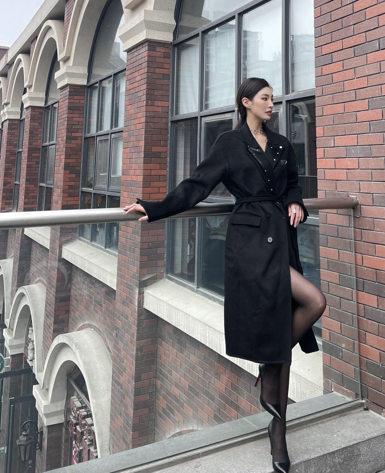 购房置业|职场中遇到不喜欢的人，是申请自己调组，还是设法把他逼走