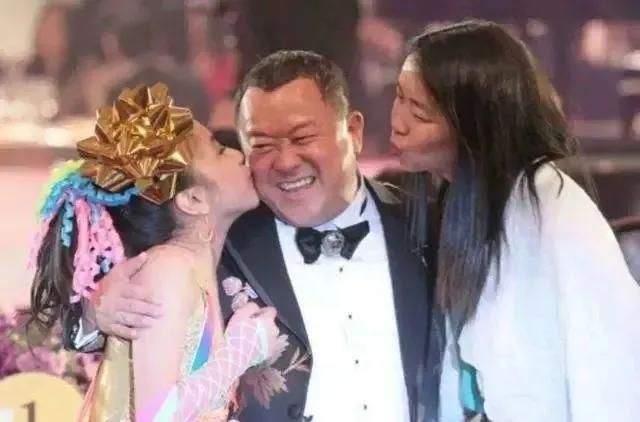 曾宝仪|演员曾宝仪，跟初恋分手后又复合，同居17年无结婚打算