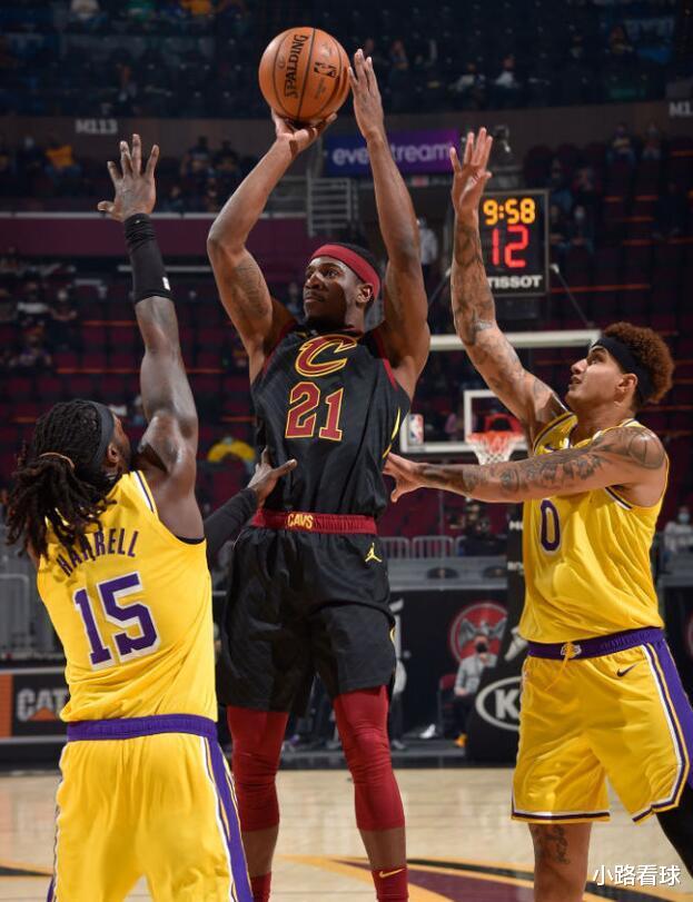 湖人队|连续10场得分上双！哈雷尔成湖人版的八贤王，真比麦基魔兽好用