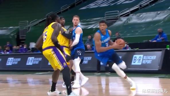 雄鹿队|输球输人！湖人113-106雄鹿，苏群曝内情，詹姆斯引热议，谁注意字母哥举动