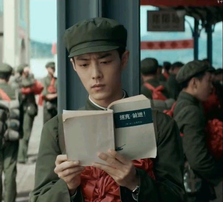 肖战|《王牌部队》又登顶了，还上了热搜！肖战贡献度77%，男一只有22%