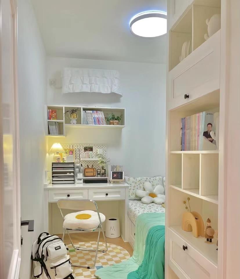 不走寻常路，把沙发墙挖空，做成了书柜，87㎡住着比大平层还舒坦