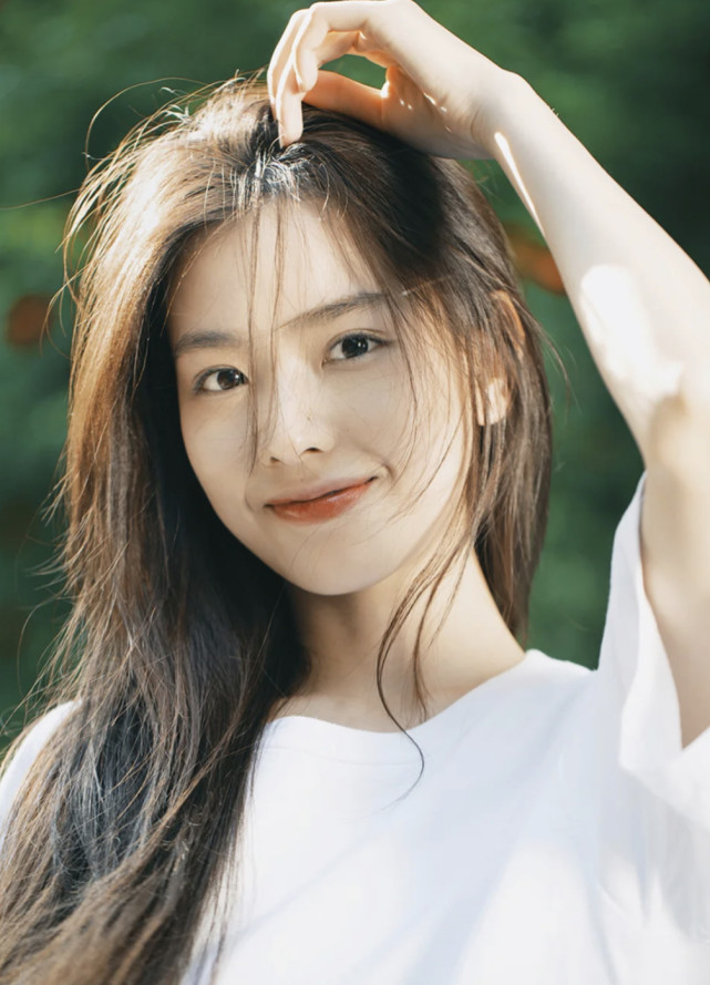 王思聪|女网红以亲历者身份曝王思聪吴亦凡饭局：包房七八十个美女，保安搜身没收手机