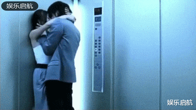 吻戏|电梯里接吻的别样体验杨幂，迪丽热巴，杨颖，金晨的吻戏都好刺激