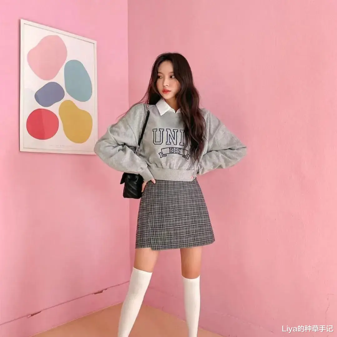 Liya的种草手记 卫衣 + 半裙 = 好看 + 高级