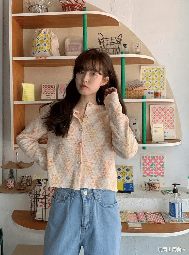 峨眉山周美人 收起你的卫衣吧！今秋这件“knitwear衫”火了，时髦优雅，还特百搭