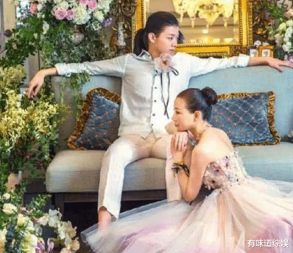 霍尊|有种“整容”叫霍尊，长发飘飘欲仙，看到短发：早这样早火了