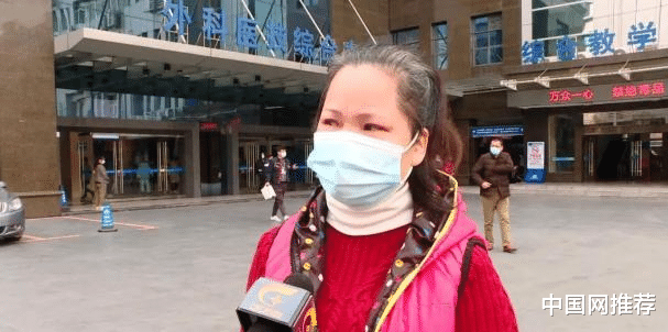 中国网推荐 15岁女孩在酒吧打工，拒绝男子非分要求，被连砍6刀膝盖几乎断了