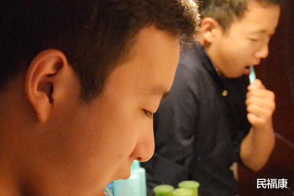 牙齿|早起第一件事是喝水还是刷牙？关于刷牙的5个冷知识，值得了解