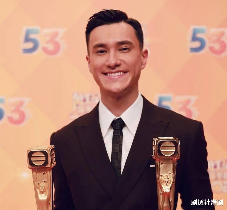 TVB|恭喜！TVB帅气小生为拍剧练出完美腹肌，已将现任女友视为结婚对象