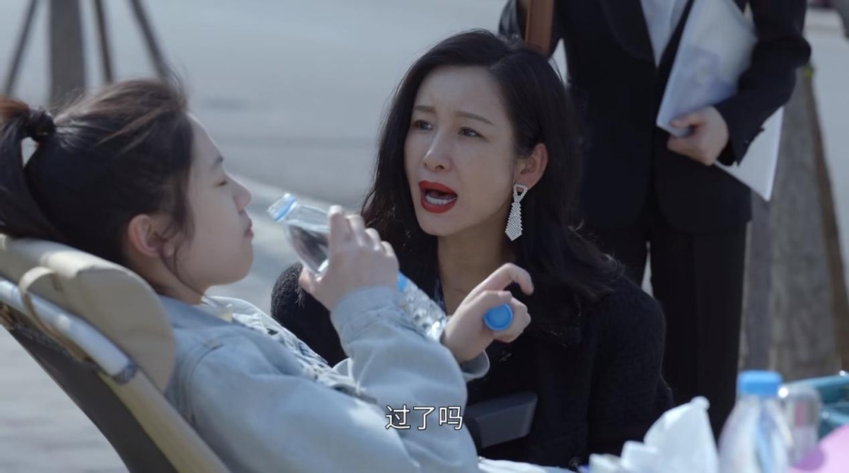 唐艺昕|冲上收视榜第一！仅播2集口碑就爆了，黄磊一出手就是“王炸”