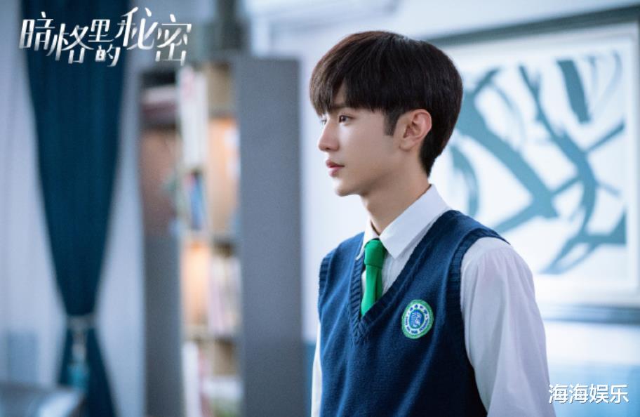 张哲瀚|又一甜宠校园剧成黑马,男女主堪称神仙选角,狂追十集停不下来