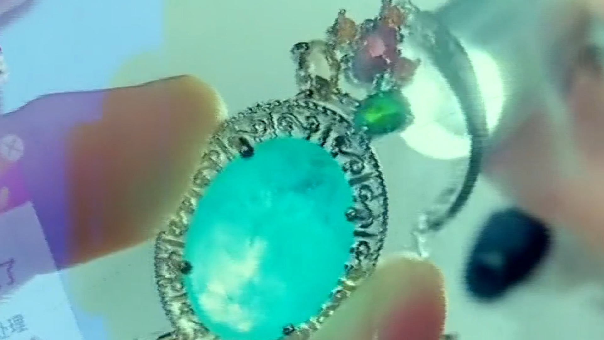 翡翠|玉石直播间低价捡漏，竟是“一眼假”，低价陷阱为何总有人上当？