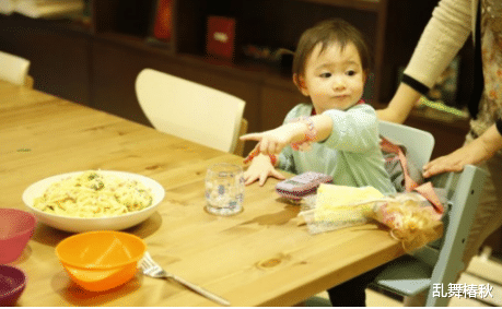 奥莉|有种失望叫奥莉长大，曾被网友表白“等你长大”，今颜值却很平庸