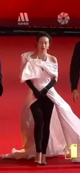 佟丽娅|不得不怀疑，她又怀孕了？