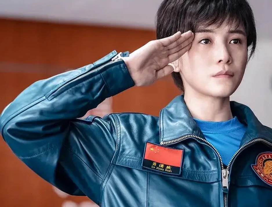 朵朵星星|《我和我的祖国》，小男孩演得真好，大义凛然又纠结可爱