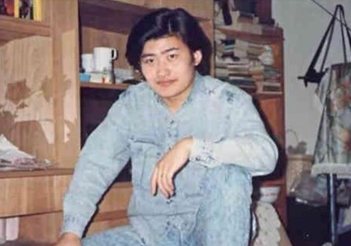 刘欢|刘欢：23岁走红，和妻子相识9天闪婚，相守33年和绯闻绝缘