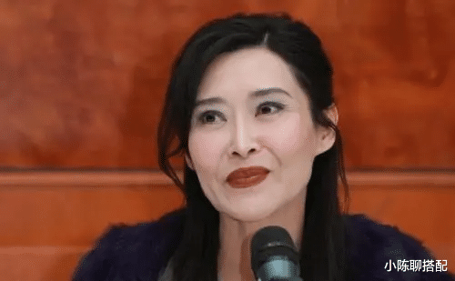 运动 张曼玉瘦了反而脱相，中年女人不用担心身材变胖，时尚感更重要