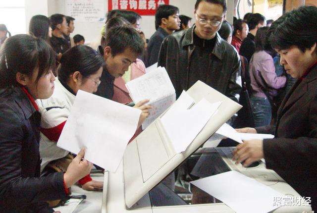 聚富财经 逢年过节“复印店”就关门？藏在它背后的秘密，今天终于被解开